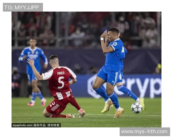 希腊媒：曼联与皇马已经报价奥林匹亚科斯18岁中场穆扎基蒂斯